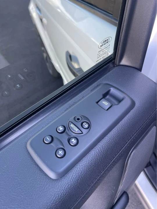 2011 Land Rover Range Rover L322 - Image 12 of 14