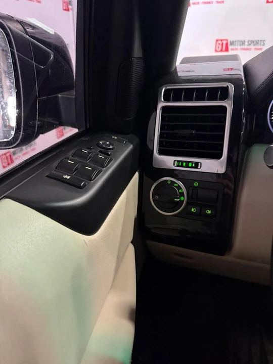 2011 Land Rover Range Rover L322 - Image 17 of 20