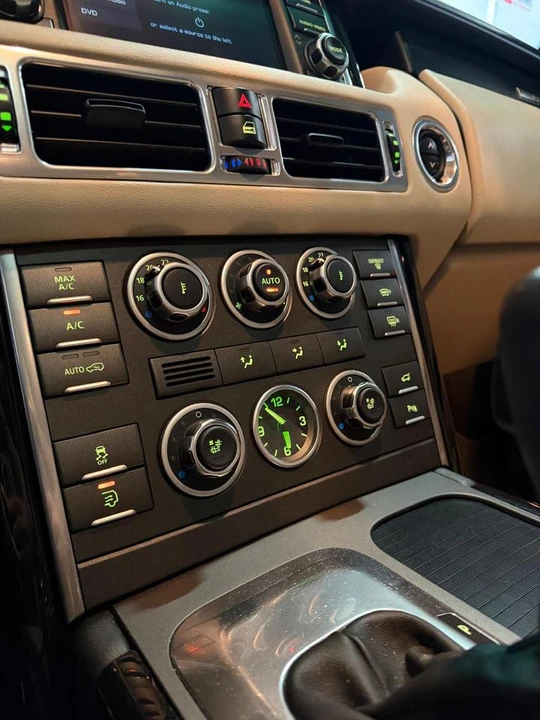 2011 Land Rover Range Rover L322 - Image 13 of 20