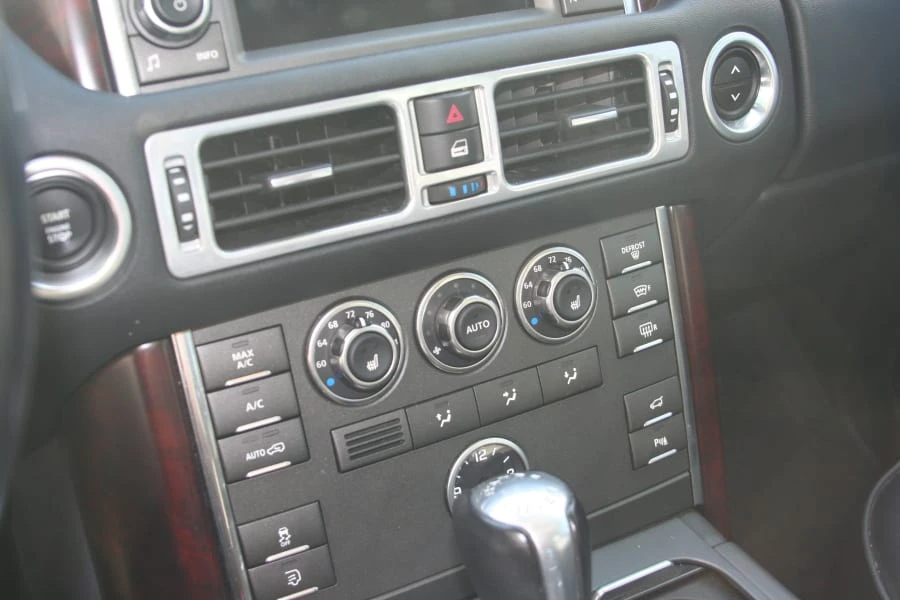 2011 Land Rover Range Rover L322 - Image 4 of 9