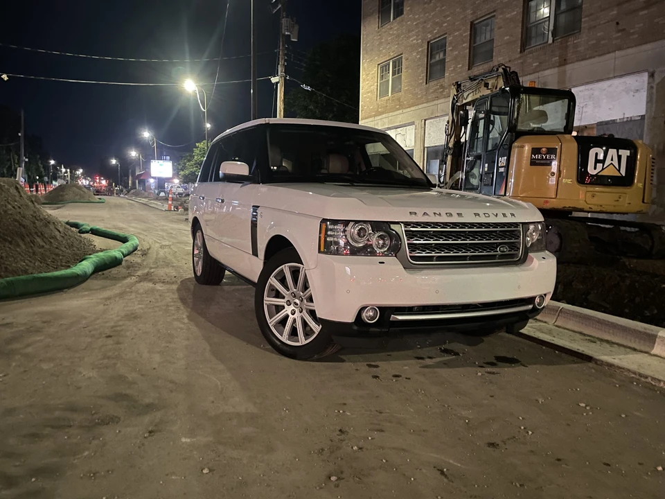 2011 Land Rover Range Rover L322 - Image 11 of 31