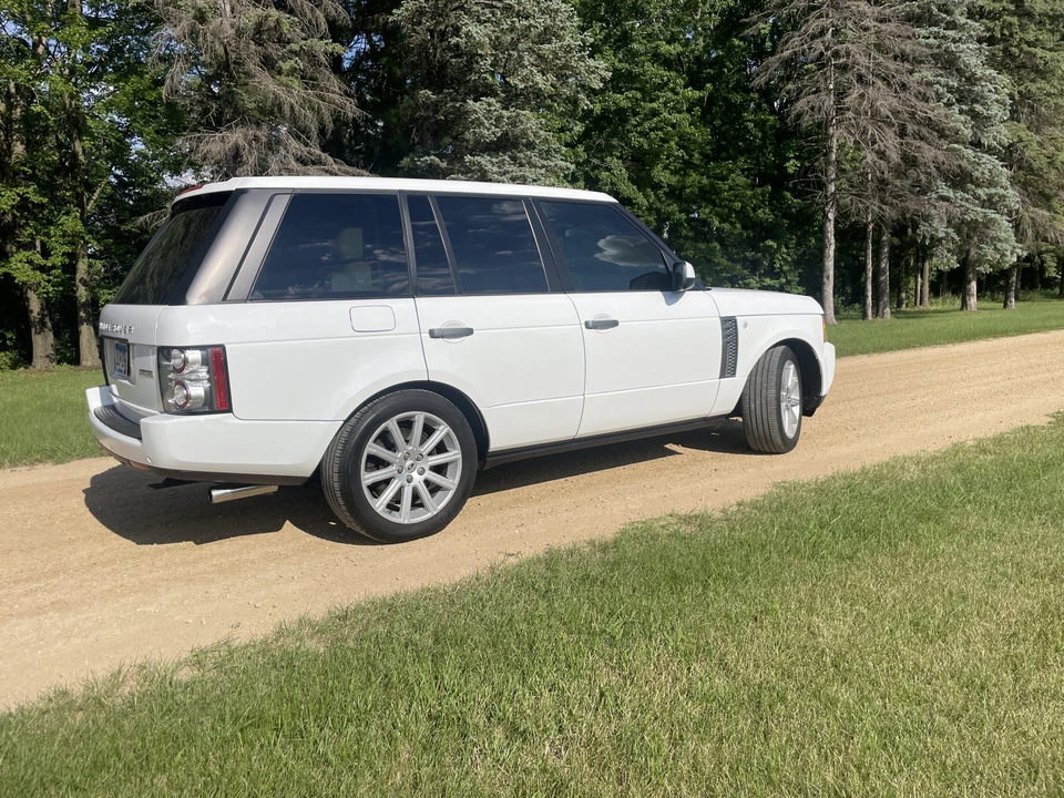 2011 Land Rover Range Rover L322 - Image 8 of 31