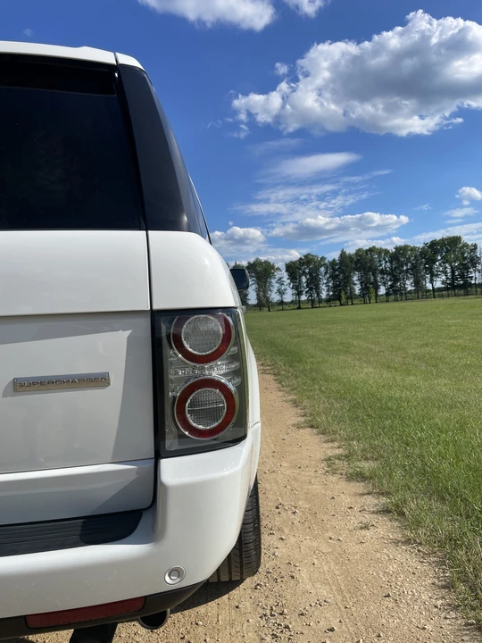 2011 Land Rover Range Rover L322 - Image 24 of 31