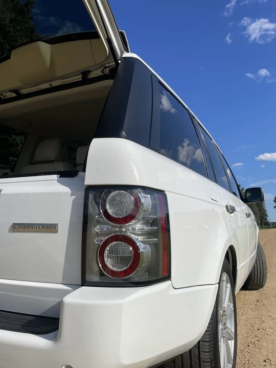 2011 Land Rover Range Rover L322 - Image 25 of 31