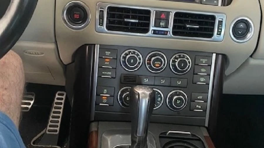 2011 Land Rover Range Rover L322 - Image 9 of 13