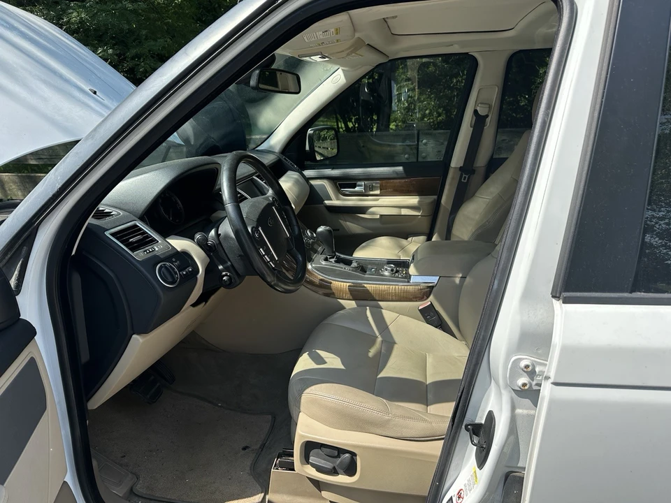 2011 Land Rover Range Rover L322 - Image 7 of 22