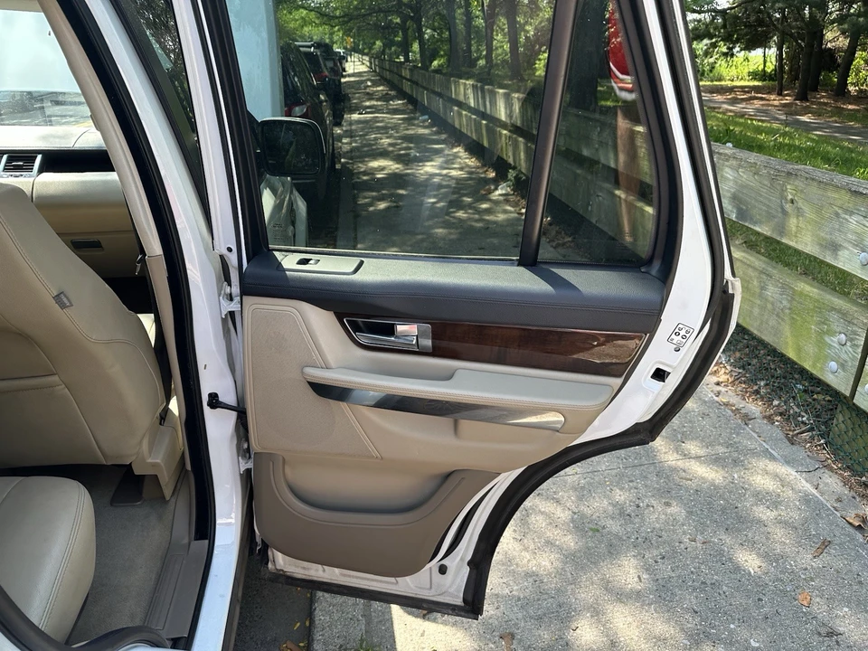 2011 Land Rover Range Rover L322 - Image 13 of 22