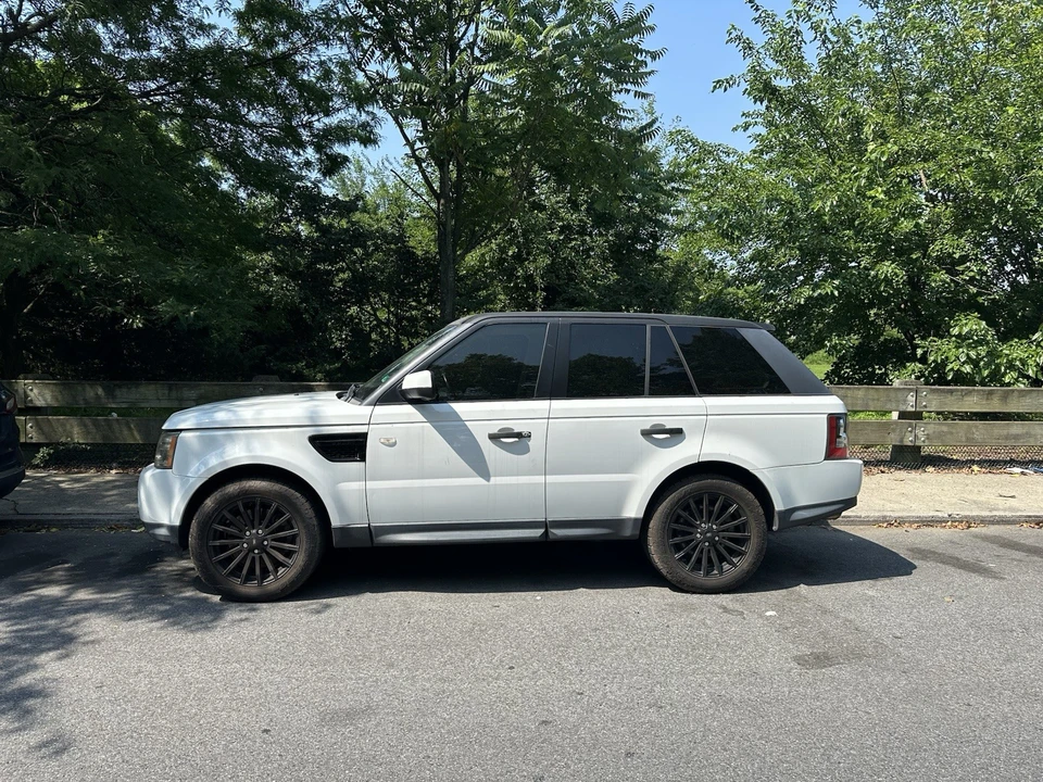 2011 Land Rover Range Rover L322 - Image 3 of 22