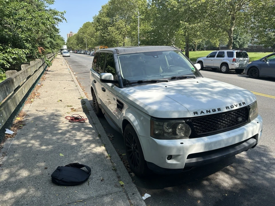 2011 Land Rover Range Rover L322 - Image 2 of 22