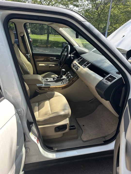 2011 Land Rover Range Rover L322 - Image 12 of 22