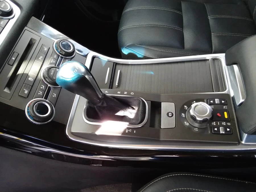 2011 Land Rover Range Rover L322 - Image 7 of 12