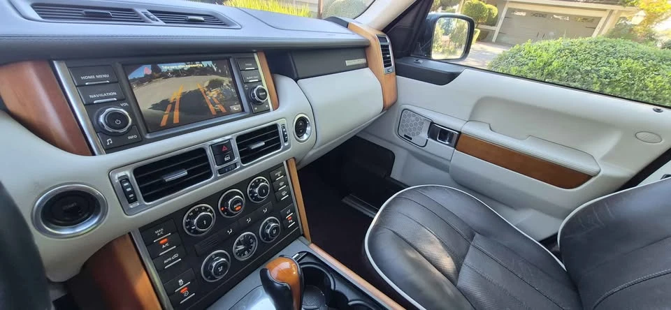 2011 Land Rover Range Rover L322 - Image 17 of 20