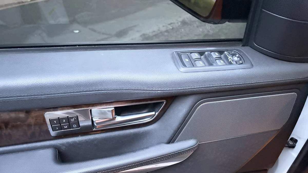 2011 Land Rover Range Rover L322 - Image 17 of 22