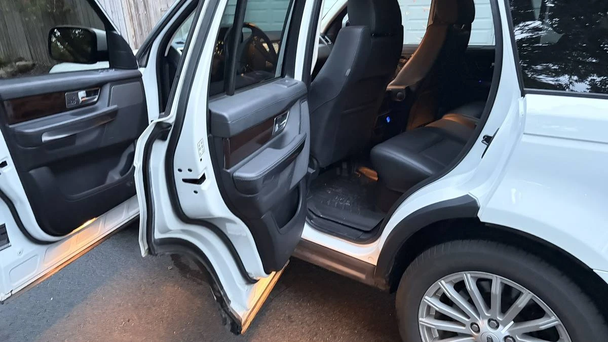 2011 Land Rover Range Rover L322 - Image 9 of 22