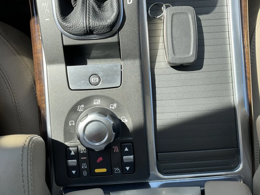 2011 Land Rover Range Rover L322 - Image 8 of 12