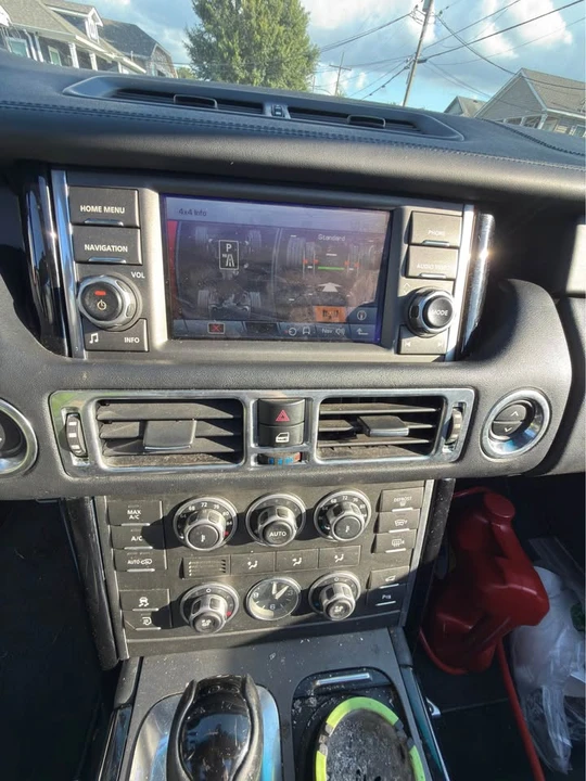 2011 Land Rover Range Rover L322 - Image 8 of 9