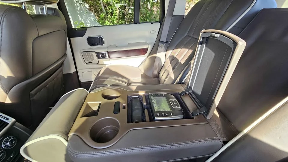2011 Land Rover Range Rover L322 - Image 10 of 14