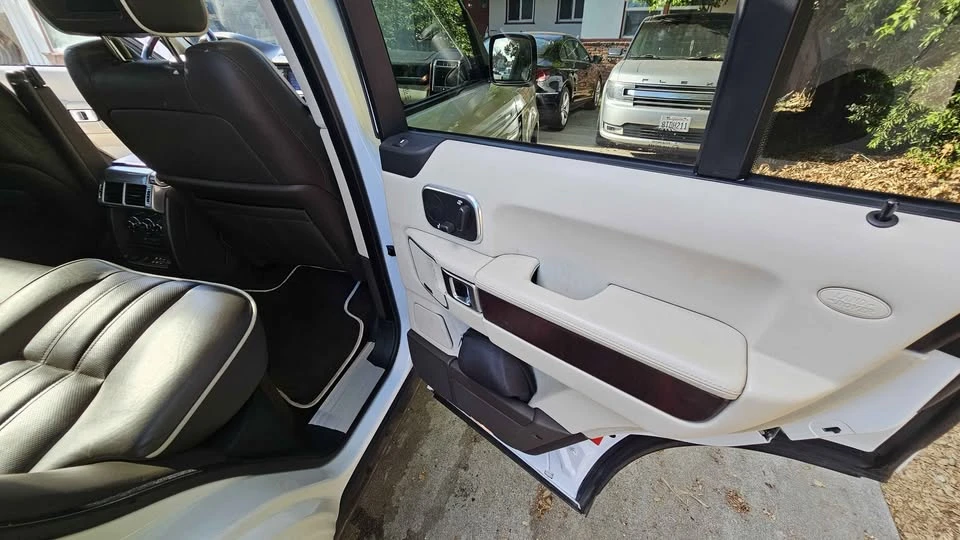 2011 Land Rover Range Rover L322 - Image 12 of 14