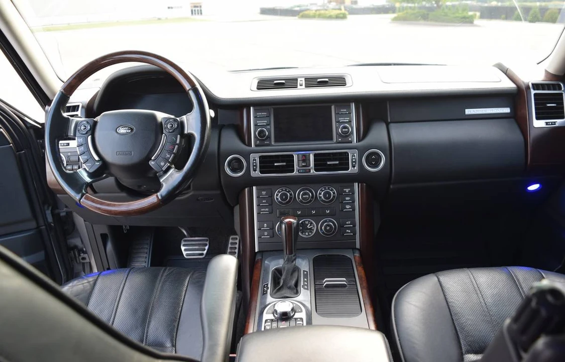 2011 Land Rover Range Rover L322 - Image 14 of 18