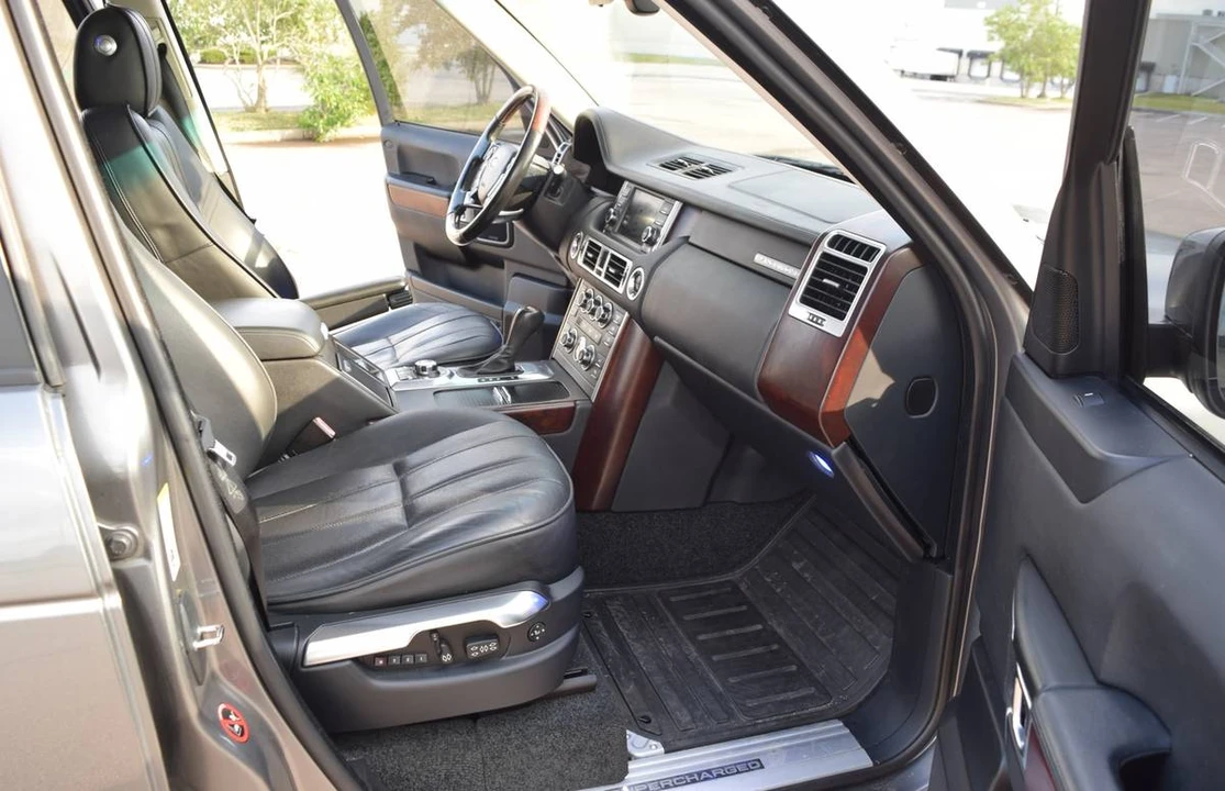 2011 Land Rover Range Rover L322 - Image 13 of 18