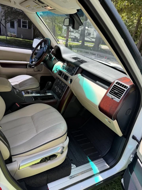 2011 Land Rover Range Rover L322 - Image 3 of 18