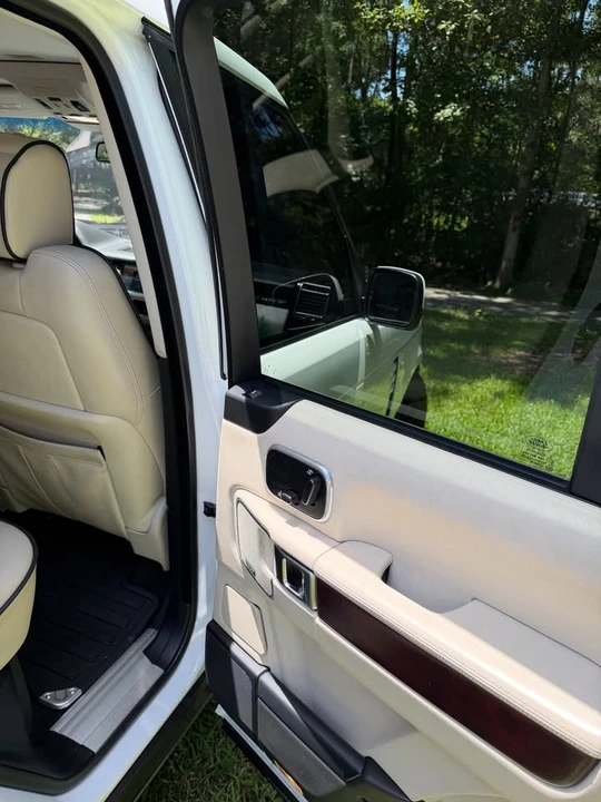 2011 Land Rover Range Rover L322 - Image 6 of 18