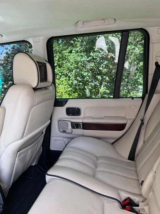 2011 Land Rover Range Rover L322 - Image 9 of 18