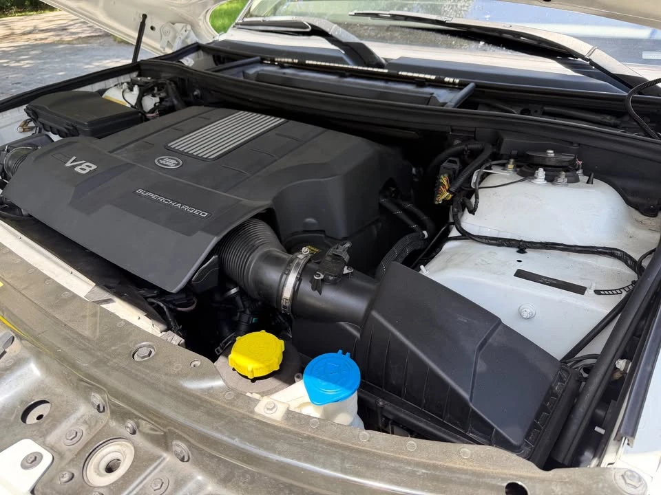 2011 Land Rover Range Rover L322 - Image 16 of 18
