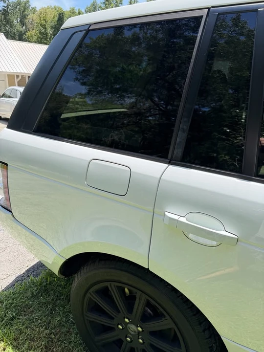 2011 Land Rover Range Rover L322 - Image 17 of 18