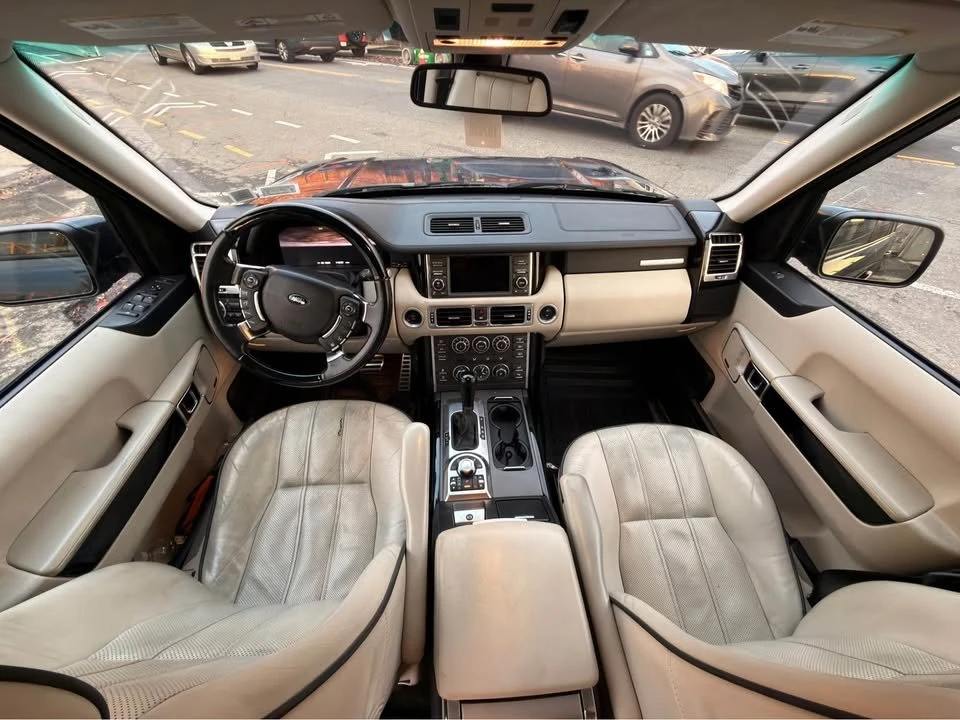 2011 Land Rover Range Rover L322 - Image 12 of 13