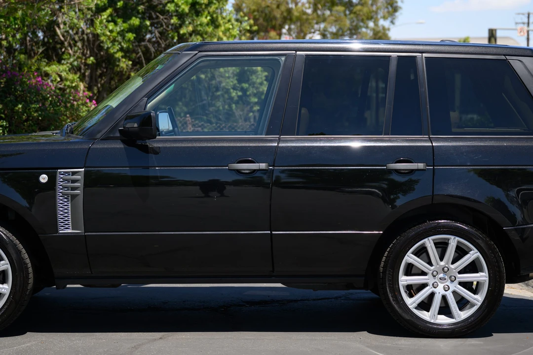 2011 Land Rover Range Rover L322 - Image 24 of 31