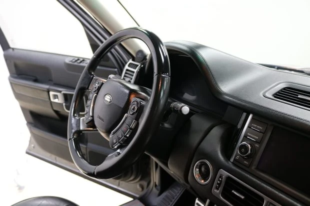 2011 Land Rover Range Rover L322 - Image 5 of 7