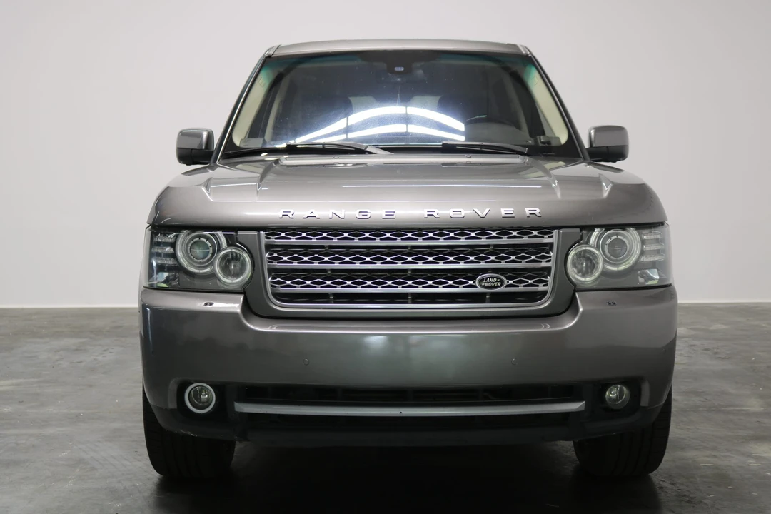 2011 Land Rover Range Rover L322 - Image 8 of 31