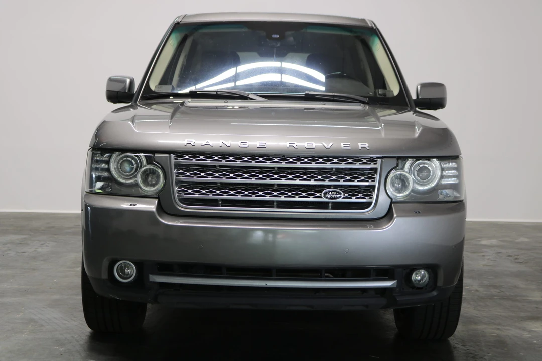 2011 Land Rover Range Rover L322 - Image 10 of 31