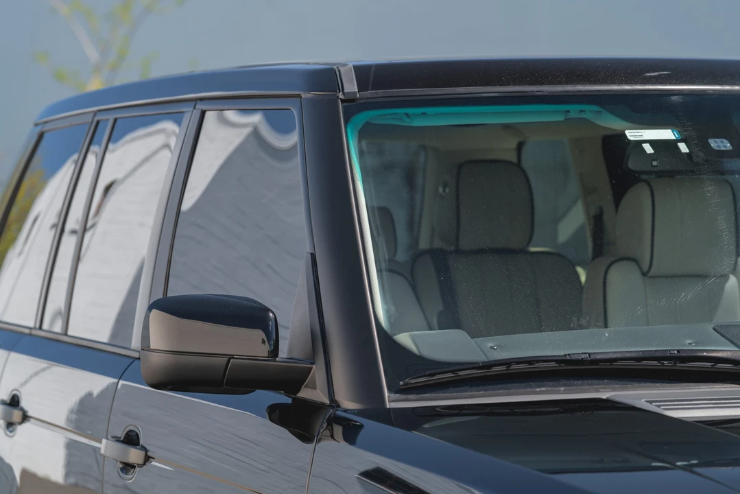 2011 Land Rover Range Rover L322 - Image 29 of 31