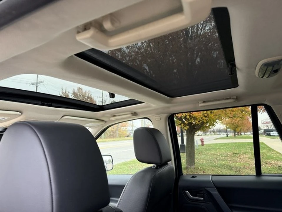 2011 Land Rover Freelander - Image 11 of 20