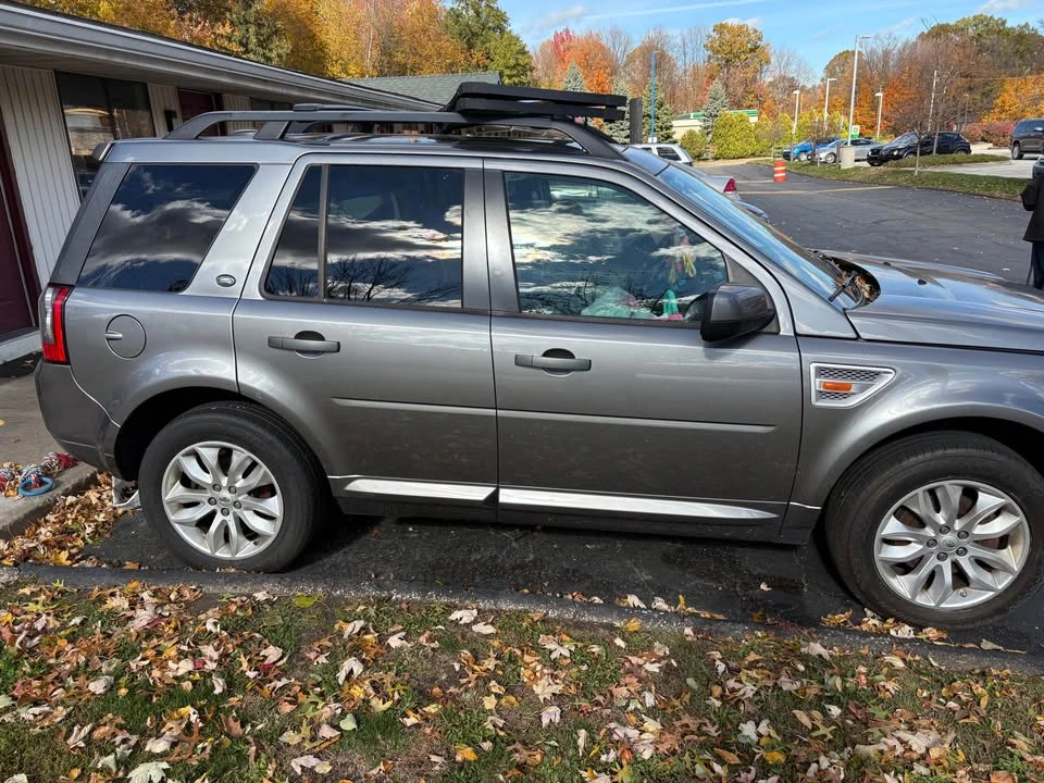 2011 Land Rover Freelander - Image 4 of 4