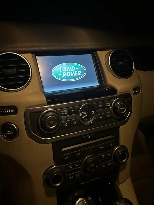2011 Land Rover Discovery 4th Gen - Image 10 of 14