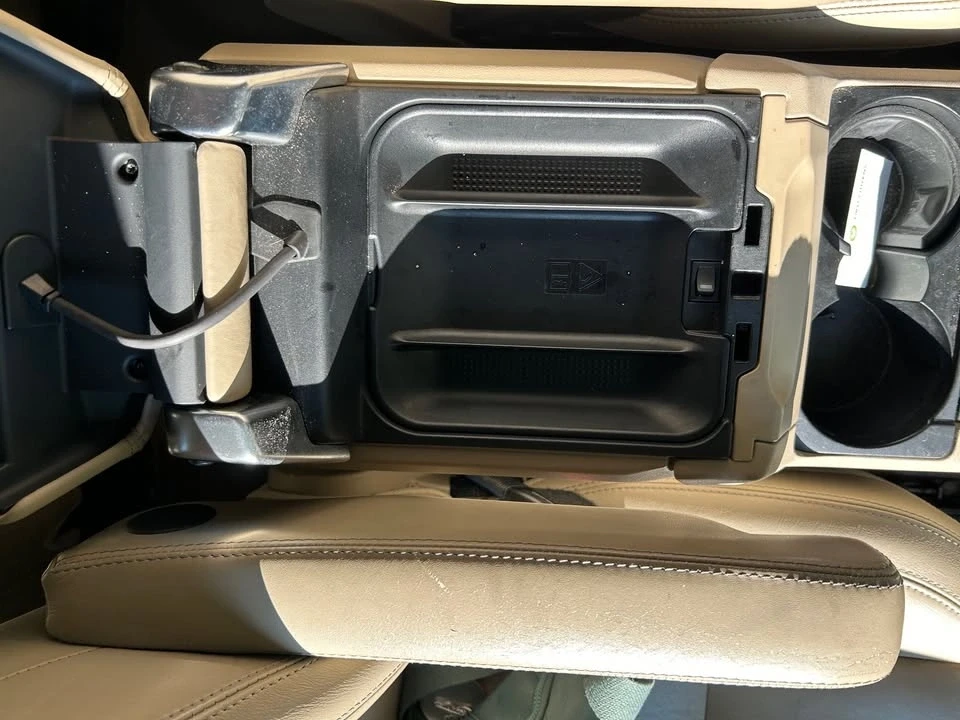 2011 Land Rover Discovery 4th Gen - Image 12 of 14