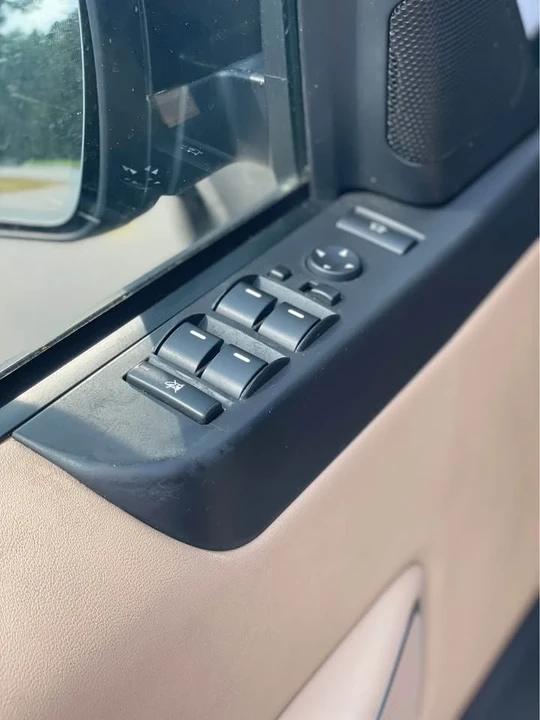2011 Land Rover Range Rover L322 - Image 7 of 20