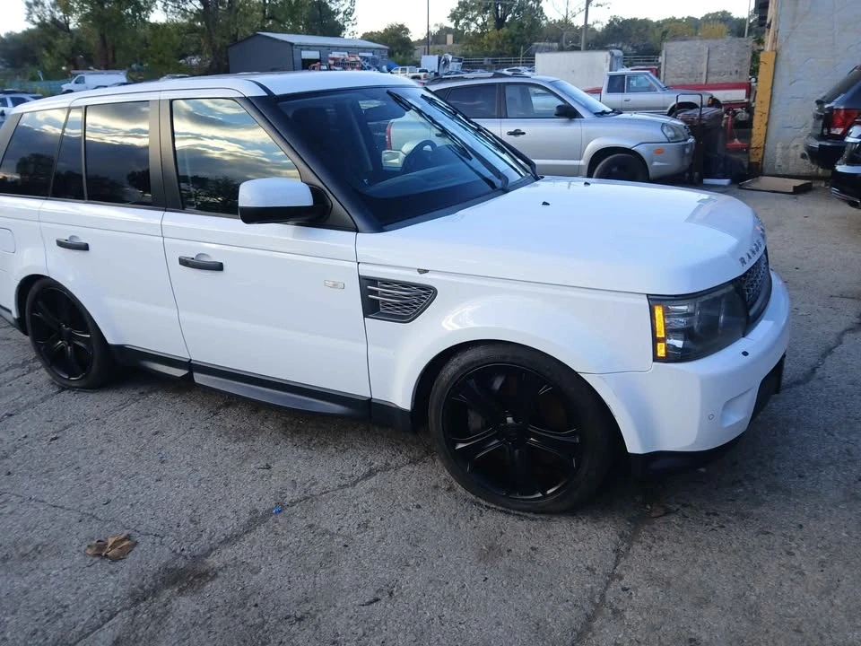 2011 Land Rover Range Rover L322 - Image 2 of 7