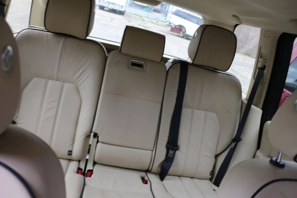 2011 Land Rover Range Rover L322 - Image 6 of 9
