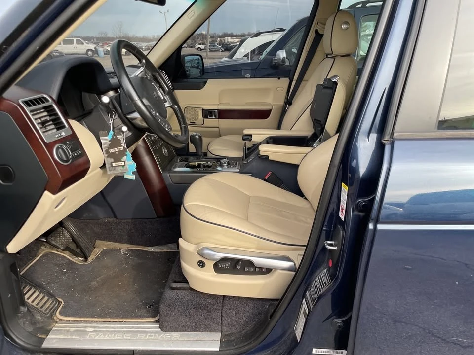 2011 Land Rover Range Rover L322 - Image 2 of 9
