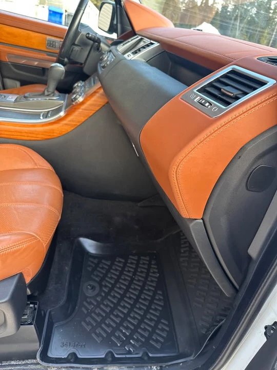 2011 Land Rover Range Rover L322 - Image 12 of 17