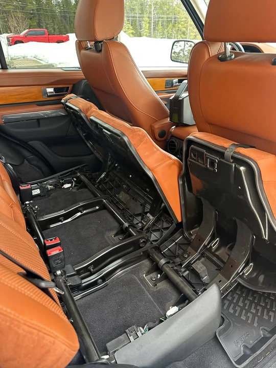2011 Land Rover Range Rover L322 - Image 9 of 17