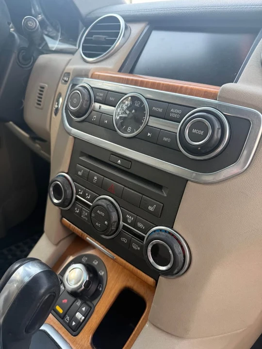 2011 Land Rover Discovery 4th Gen - Image 9 of 10