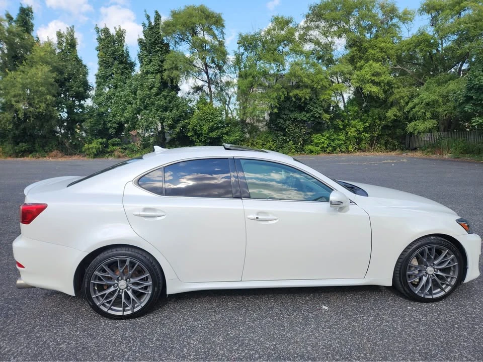 2011 Lexus IS 3rd Gen - Image 15 of 16