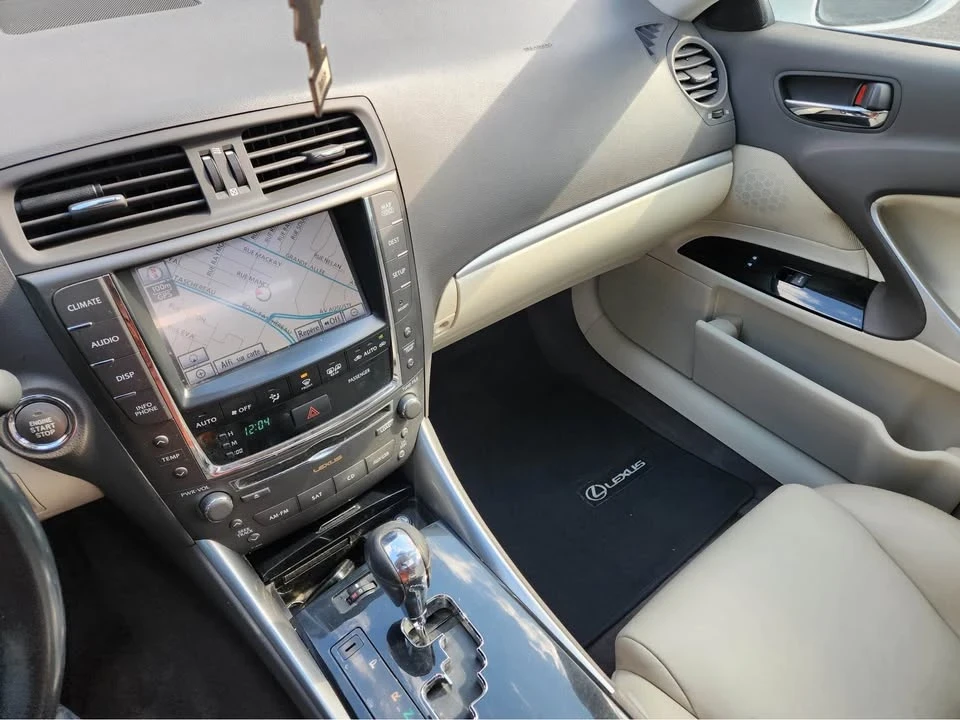 2011 Lexus IS 2nd Gen - Image 12 of 17