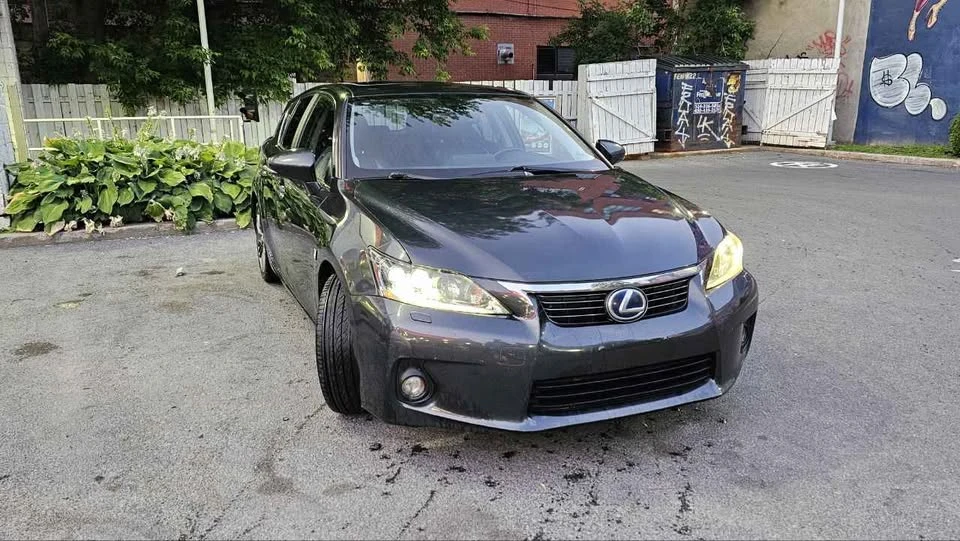 2011 Lexus CT - Image 2 of 7