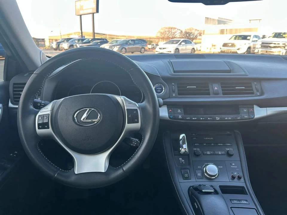 2011 Lexus CT - Image 17 of 17